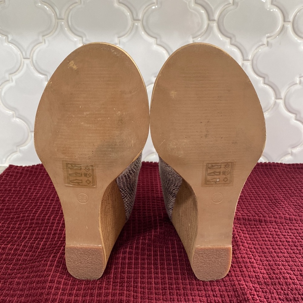 Open Toe Snake Print Wedges - Picture 2 of 8